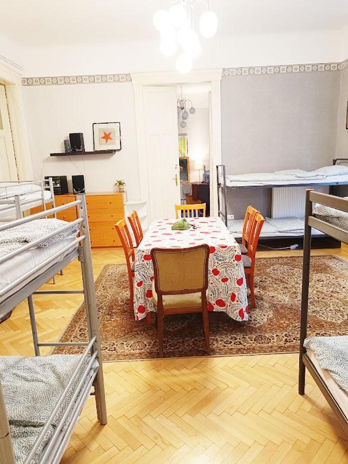 Bridgetown Hostel Budapest Exteriör bild